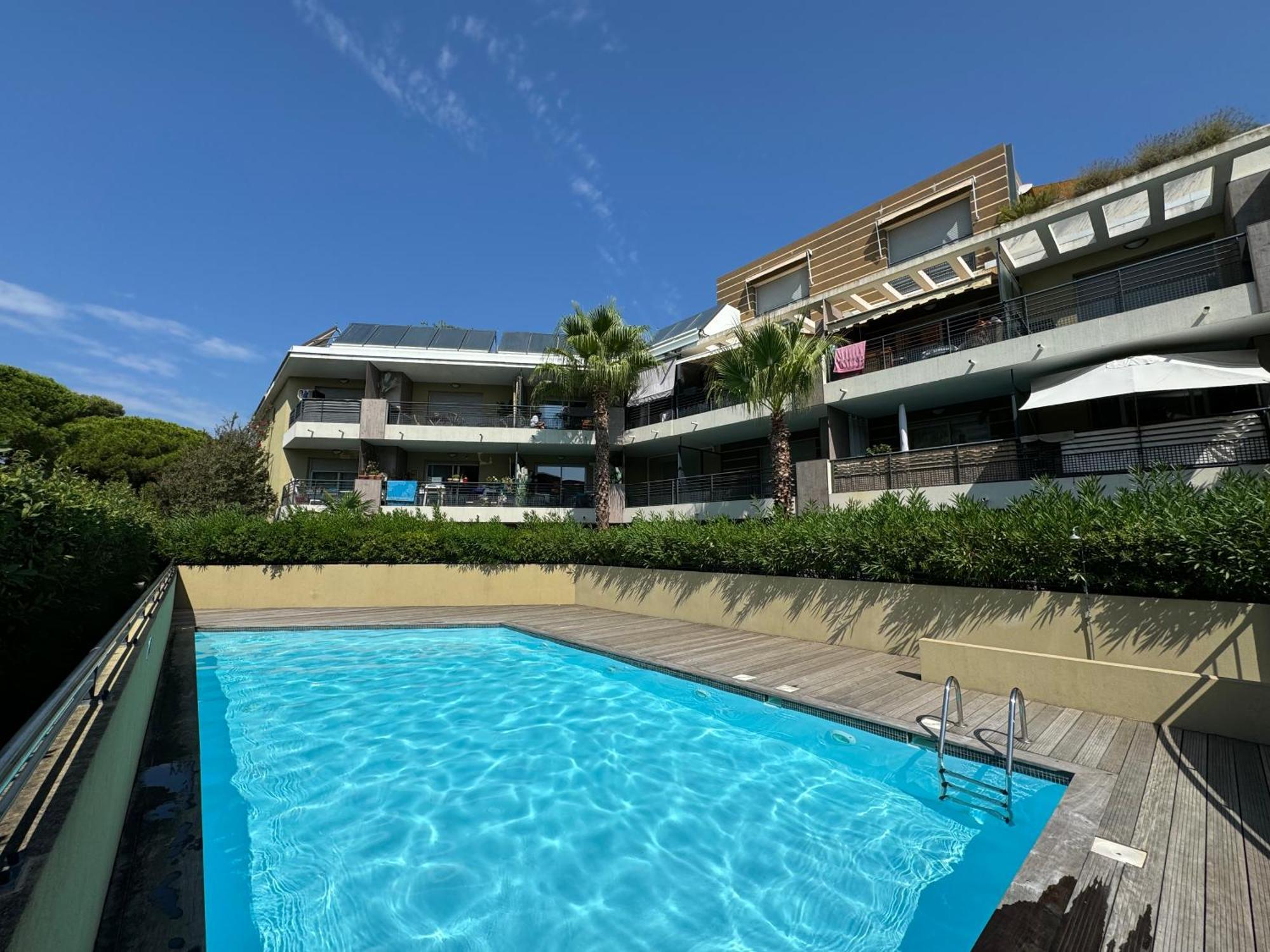 L'Appart Ideal Famille, Terrasse, Piscine, Plage Вилньов Любе Екстериор снимка